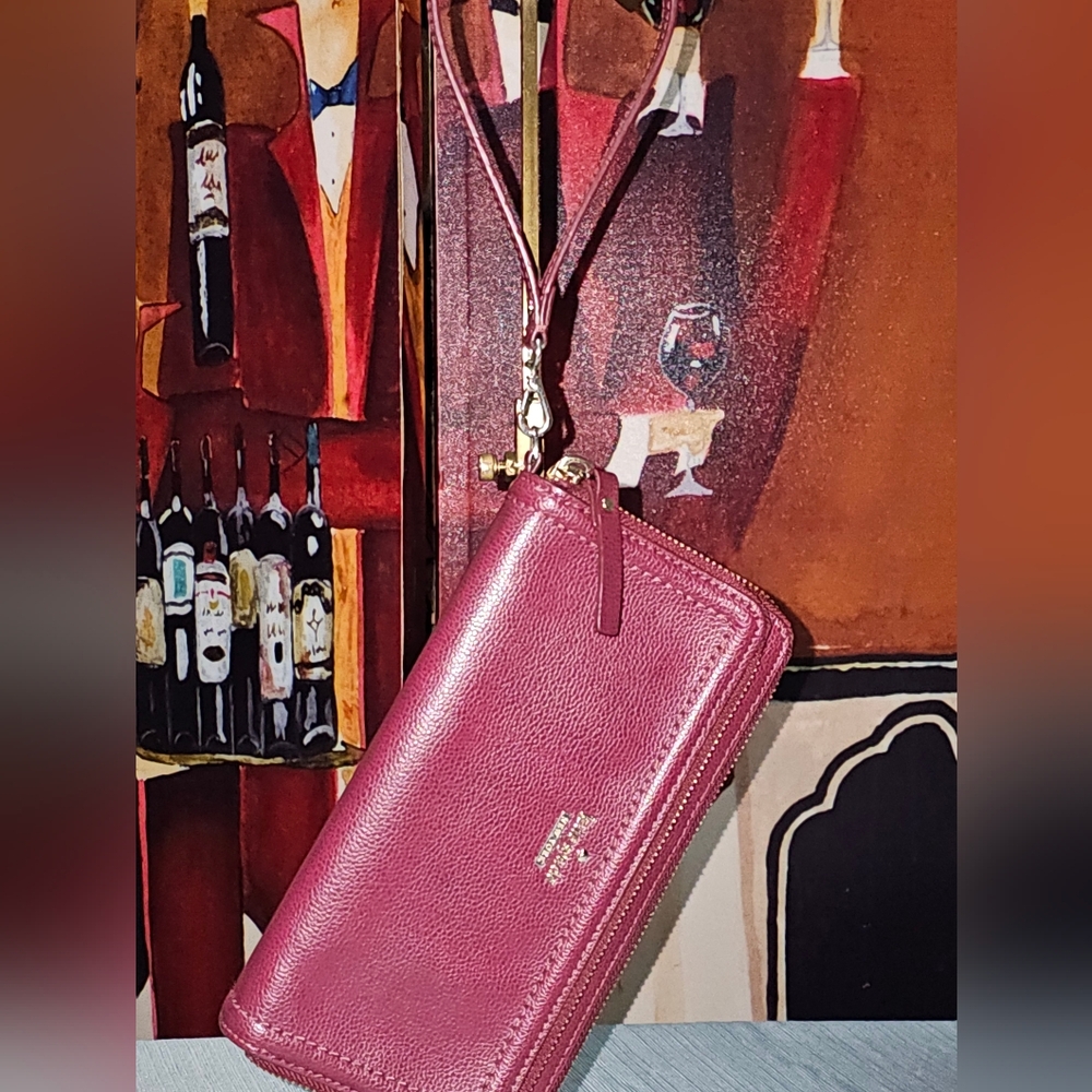 Kate Spade Wristlet - Picture 7 of 7